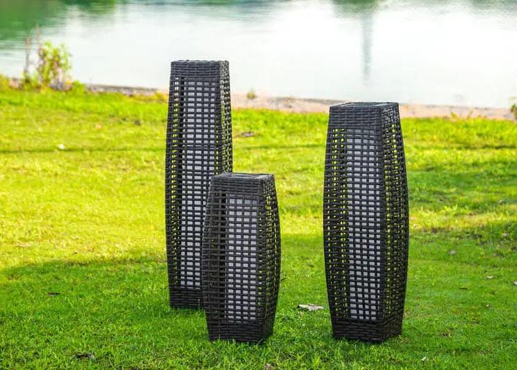 What are the characteristics of Solar Rattan Light